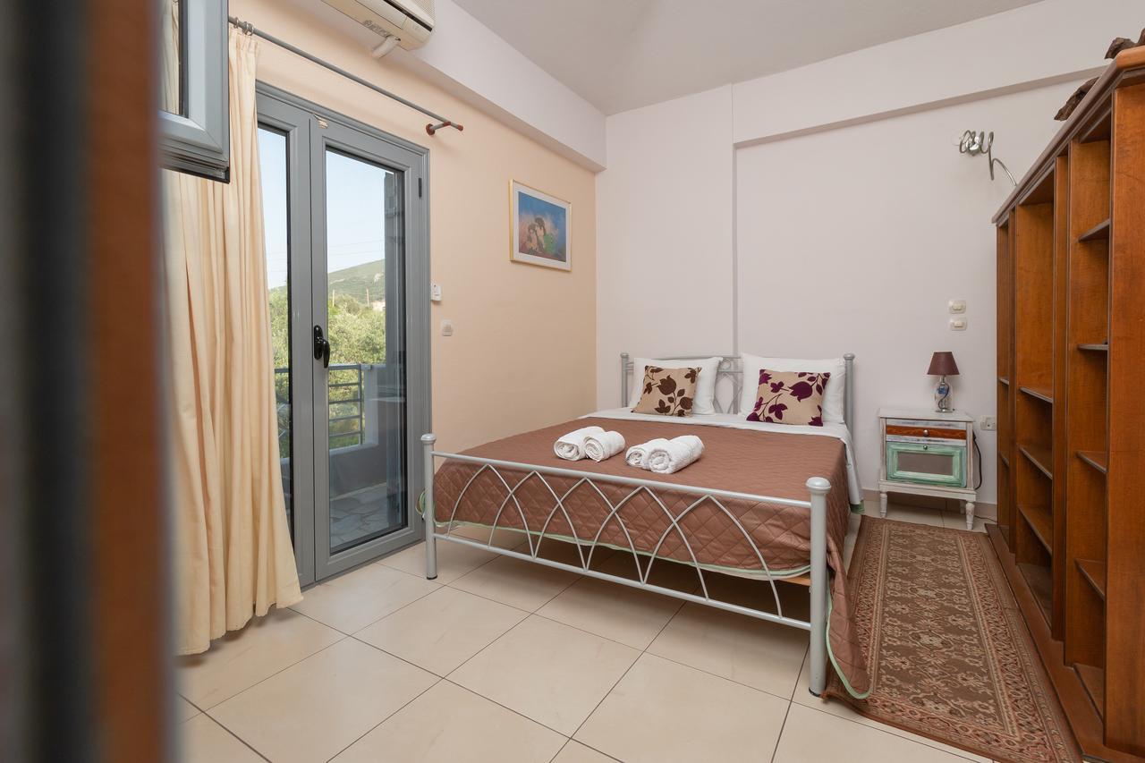 Ta Spitakia Tsarbopoulos Kyparissia Buitenkant foto